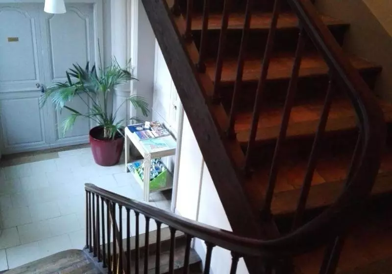 پانسیون Mansion Victorine