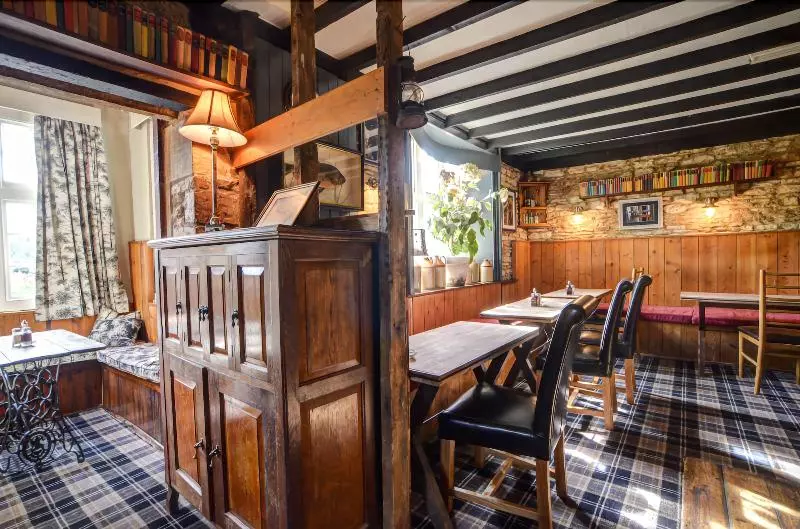 Thames Head Inn