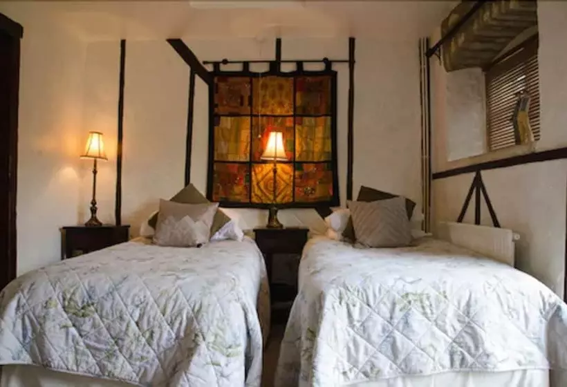 Thames Head Inn