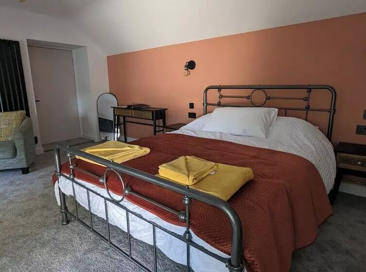 The Wolfe Inn Wolfscastle