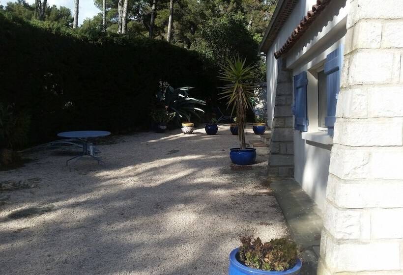 مبيت وإفطار Domaine Des Restanques