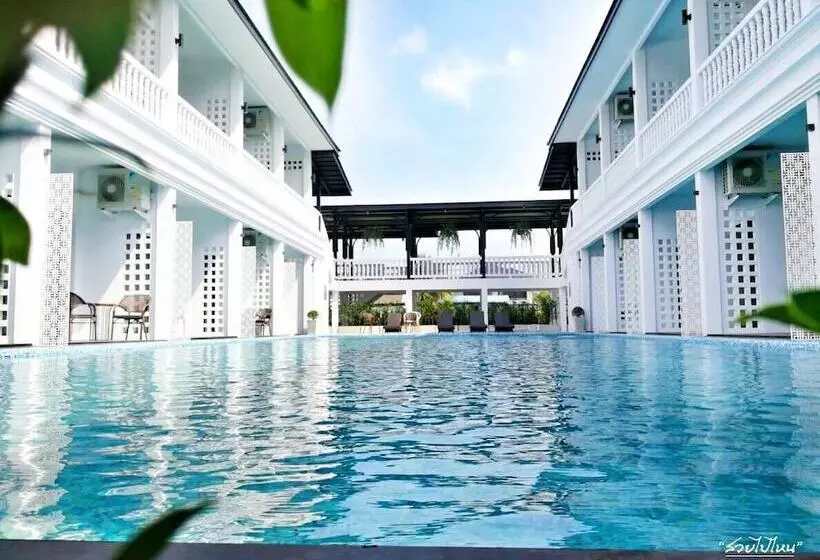 Chaanburi Boutique Resort