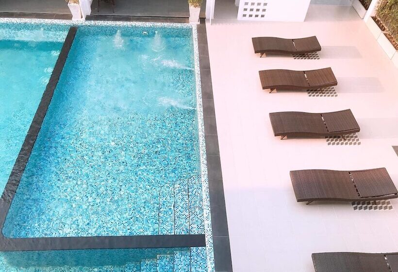 Chaanburi Boutique Resort