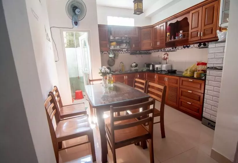 Homestay Trop Home   Hostel
