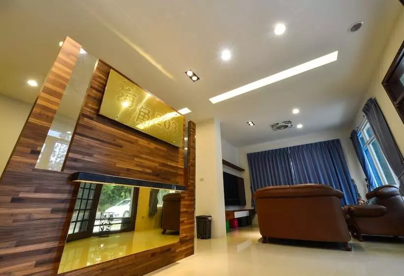 مسافرخانه Cape 203 B&b