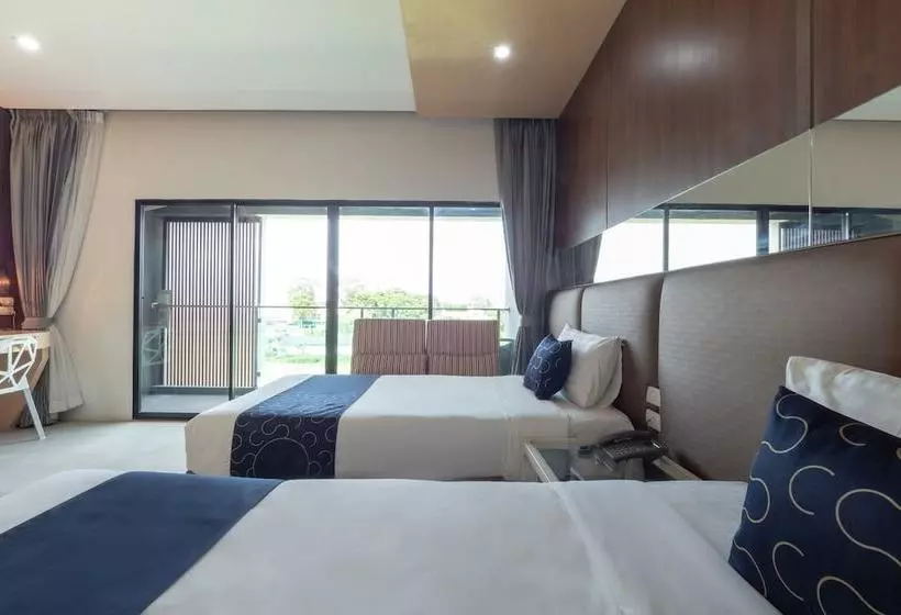 ホテル Capital O 1088 Golden Dragon Beach Resort