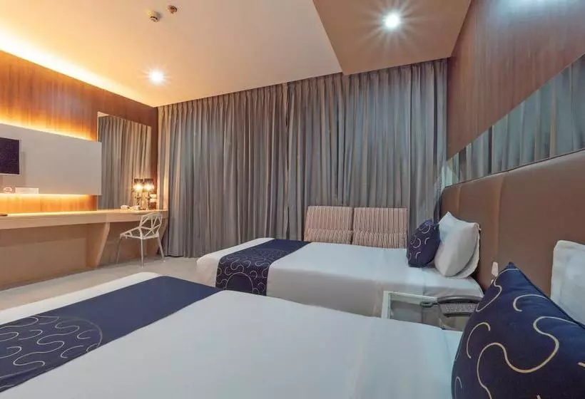 ホテル Capital O 1088 Golden Dragon Beach Resort