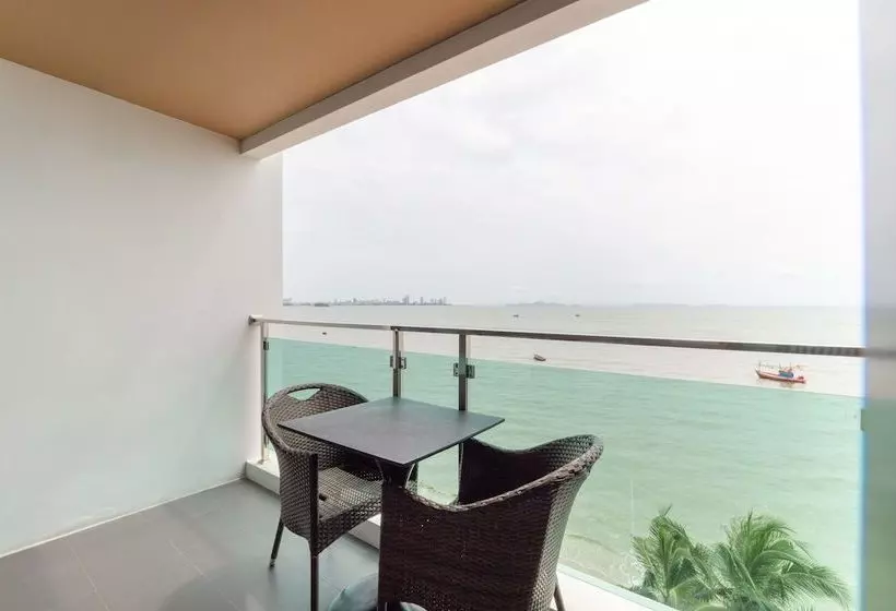 ホテル Capital O 1088 Golden Dragon Beach Resort