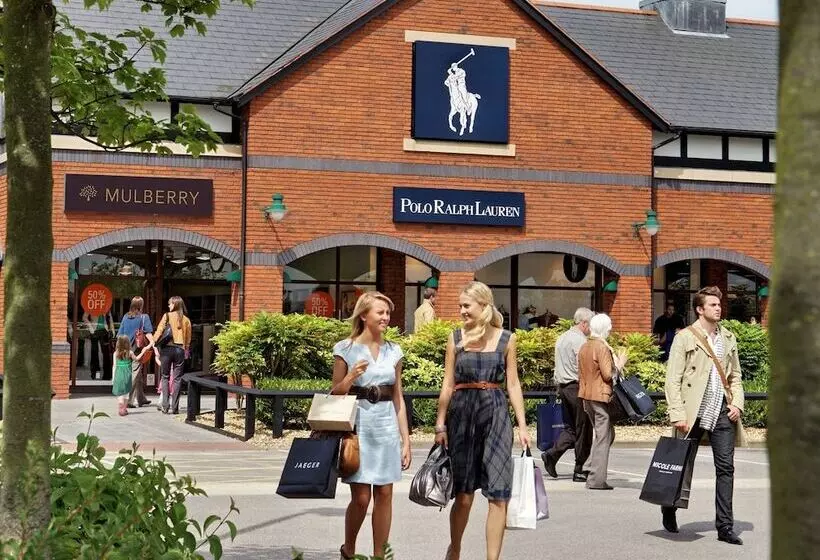 ホテル Herons Lake Retreat