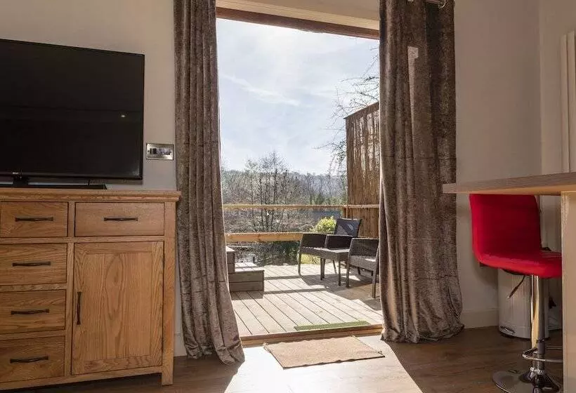 ホテル Herons Lake Retreat