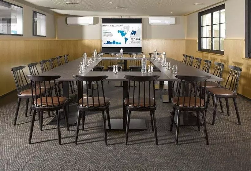 ホテル Hôtel Au Petit Pont