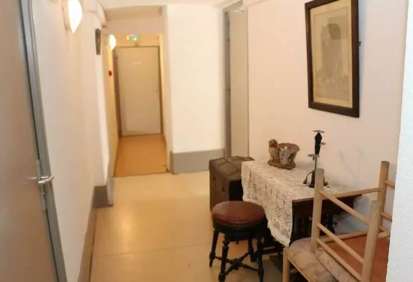 ホテル Hôtel Restaurant L Aquarium