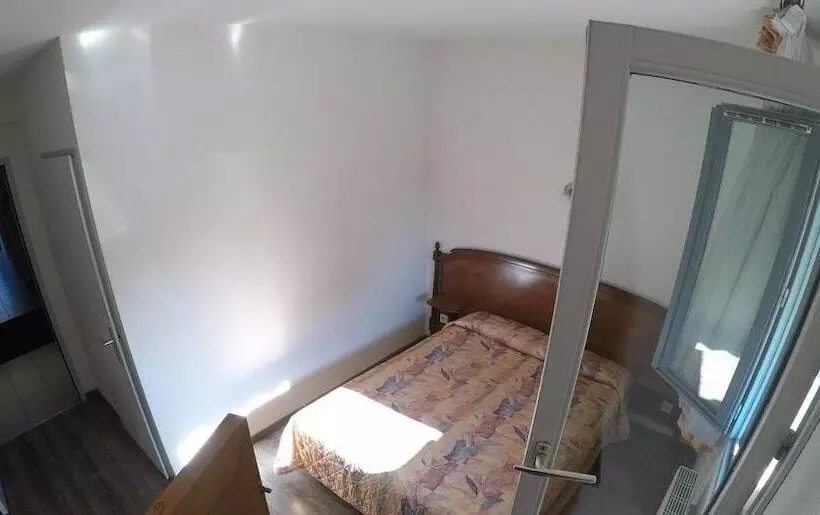 ホテル Hôtel Restaurant L Aquarium