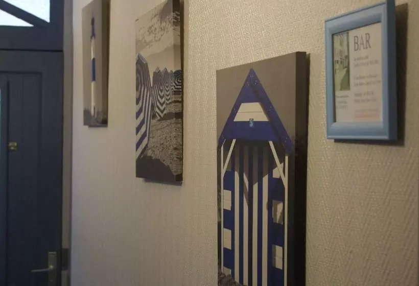 Hotelli Hôtel Restaurant Saint Melaine