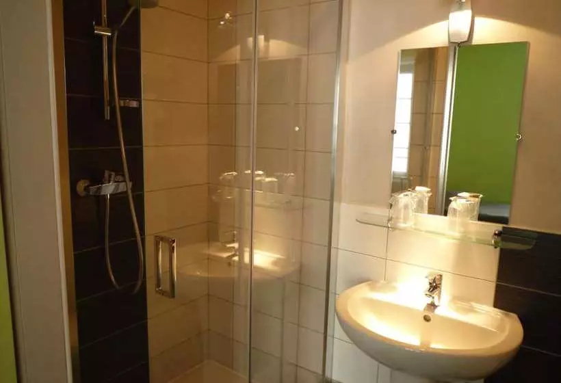 Hotelli Hôtel Restaurant Saint Melaine