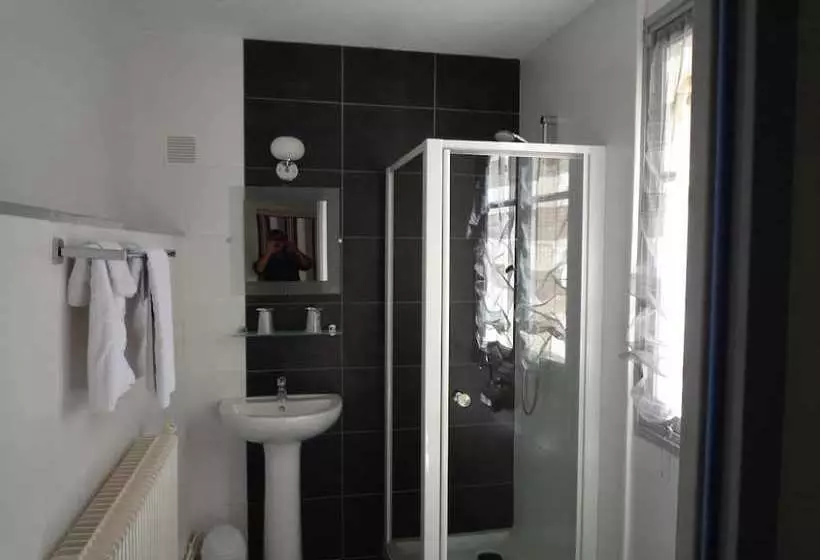 Hotelli Hôtel Restaurant Saint Melaine