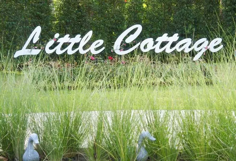 ホテル Little Cottage