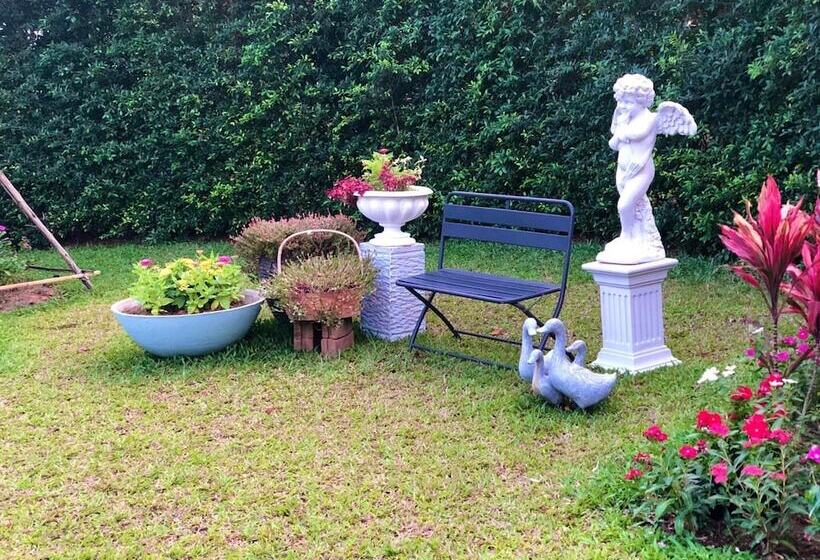 فندق Little Cottage