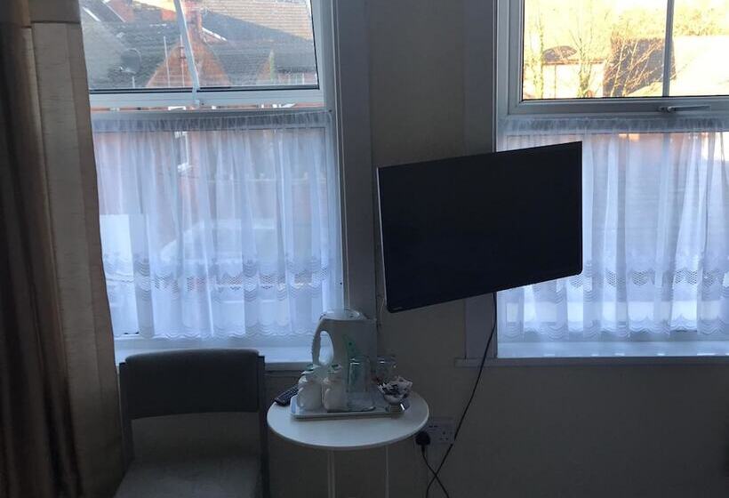 ホテル Marlborough