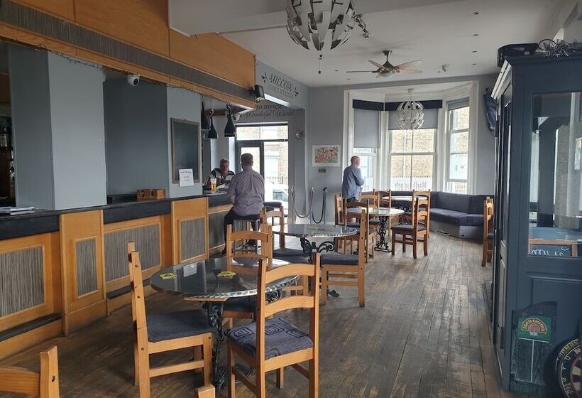 ホテル Marlborough