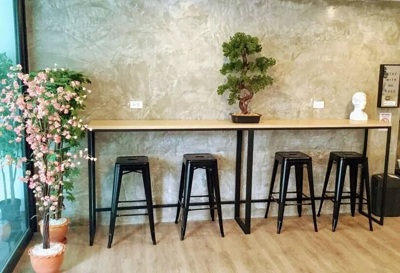 هتل The Resto