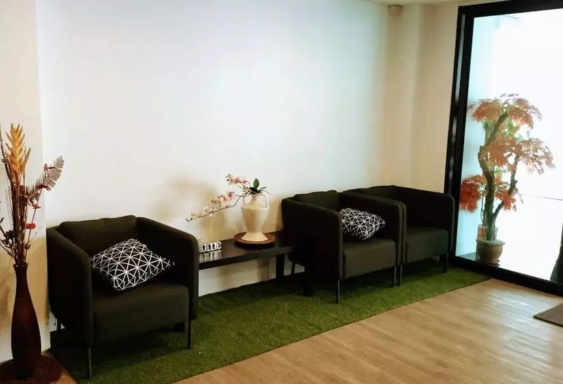 هتل The Resto