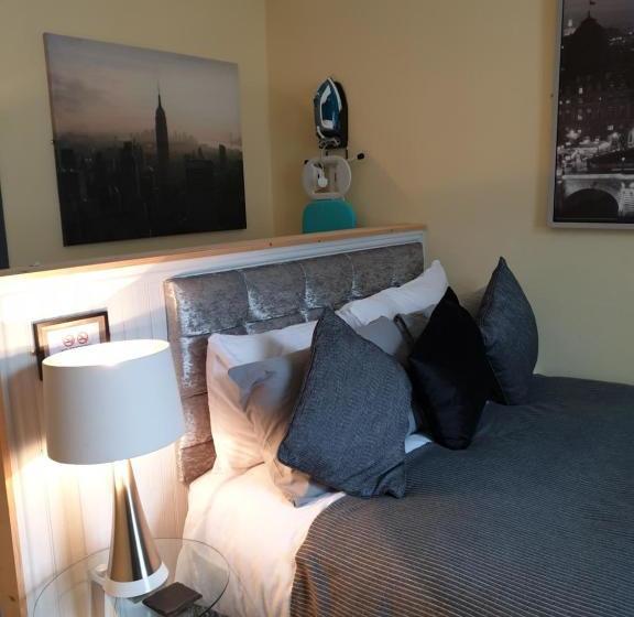 פנסיון Frederick Douglass   Rooms In The City