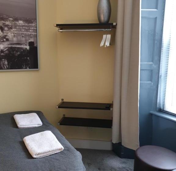 פנסיון Frederick Douglass   Rooms In The City