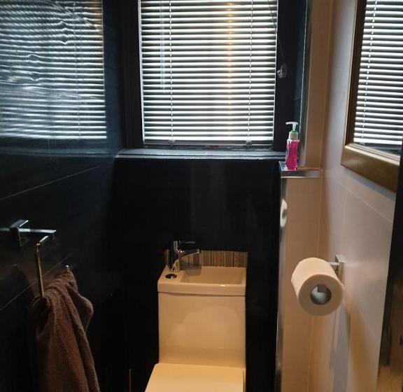 פנסיון Frederick Douglass   Rooms In The City