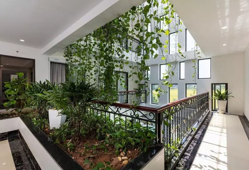 Liberty Hall Tam Coc Hotel & Villa