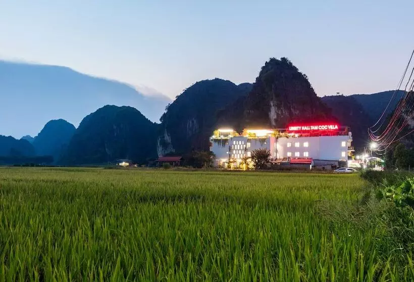 Liberty Hall Tam Coc Hotel & Villa