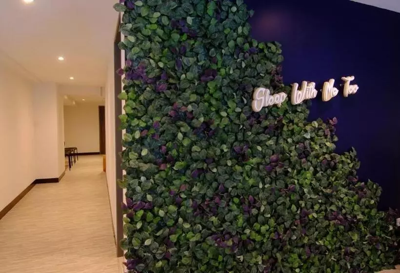 هتل Sleep With Me Bangkok  Bts Phra Khanong