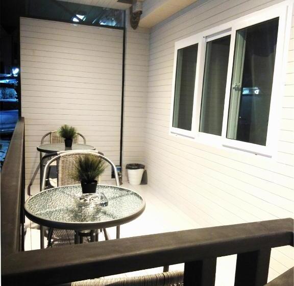 هتل Sleep With Me Bangkok  Bts Phra Khanong