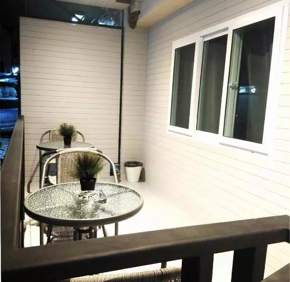 هتل Sleep With Me Bangkok  Bts Phra Khanong