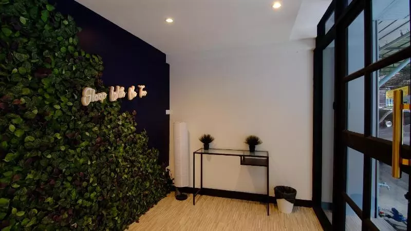 هتل Sleep With Me Bangkok  Bts Phra Khanong