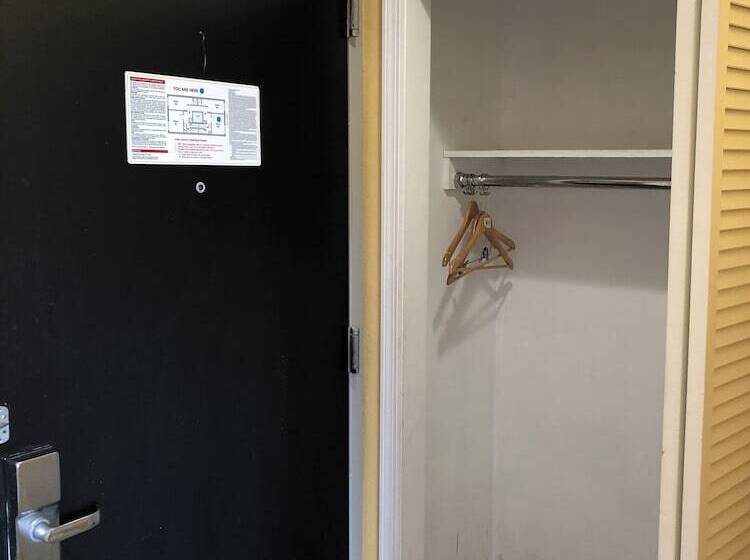 هتل The Vue Express @ 39th Street