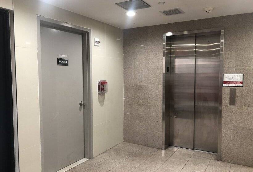 هتل The Vue Express @ 39th Street