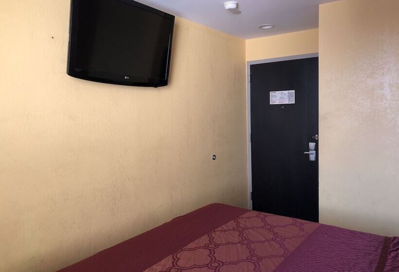 هتل The Vue Express @ 39th Street