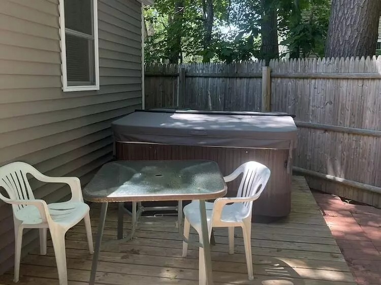 Marvin Gardens Motel