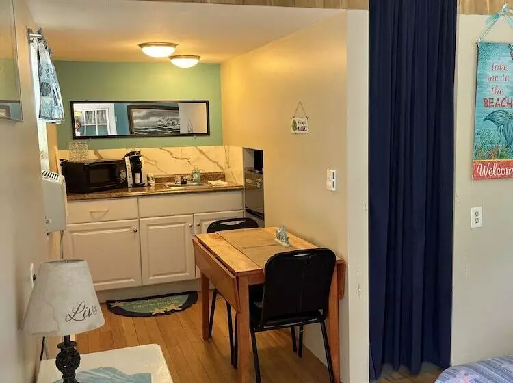 Marvin Gardens Motel