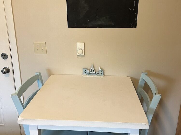 Marvin Gardens Motel