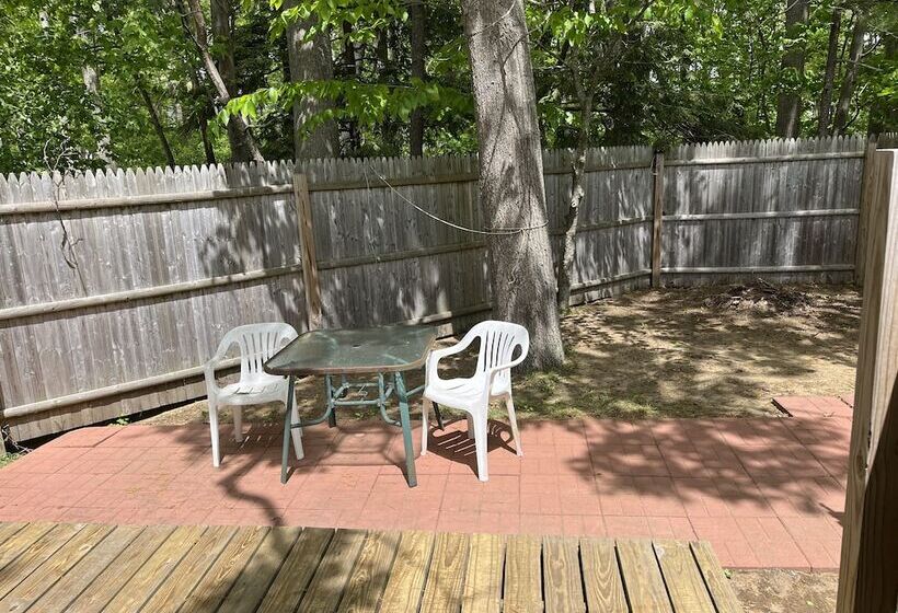 Marvin Gardens Motel