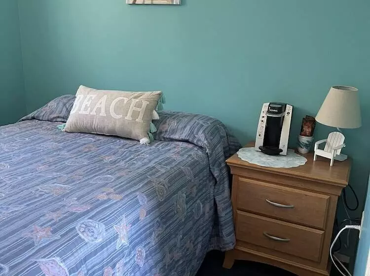 Marvin Gardens Motel