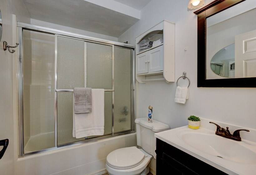 فندق على الطريق Cascade Lake Inn