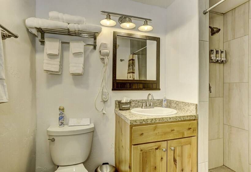 فندق على الطريق Cascade Lake Inn