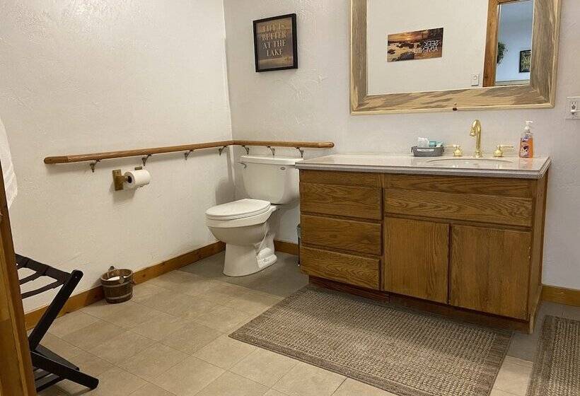 فندق على الطريق Cascade Lake Inn