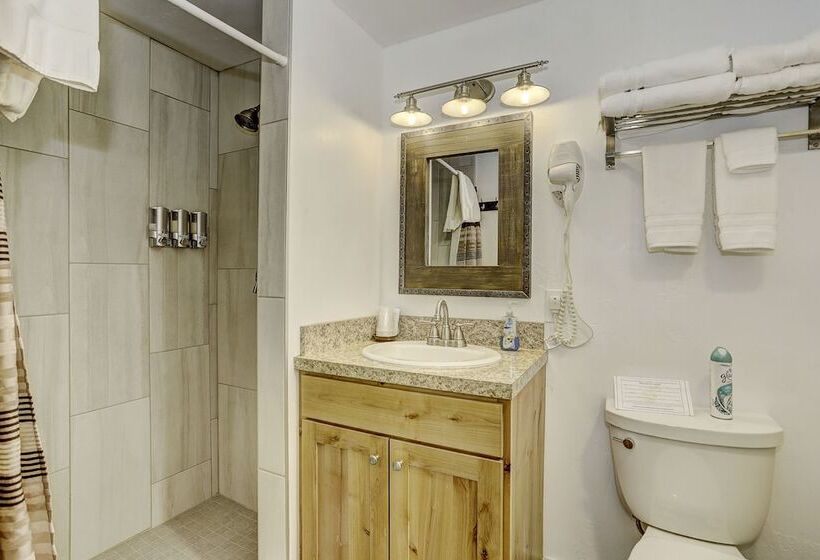 فندق على الطريق Cascade Lake Inn