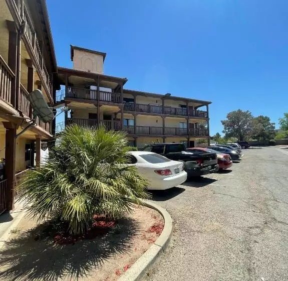 モーテル Palms Inn & Suites
