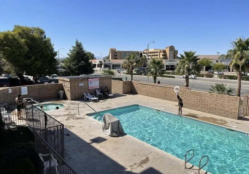 モーテル Palms Inn & Suites