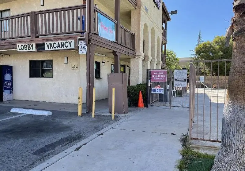 モーテル Palms Inn & Suites